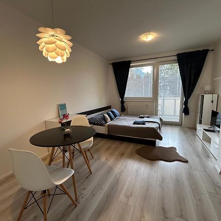 Moderne Studio S Bezplatnym Parkovanim مارتون المظهر الخارجي الصورة